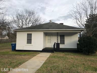 Main picture of 226 River St