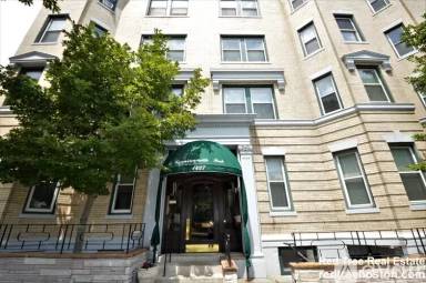 Main picture of 1427 Commonwealth Ave