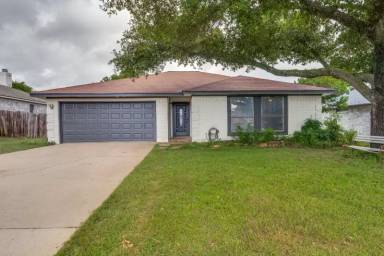 Main picture of 2011 Barnett Dr