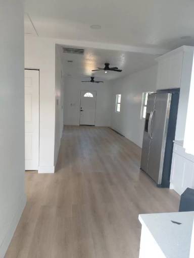 Main picture of 8003 N Gomez Ave