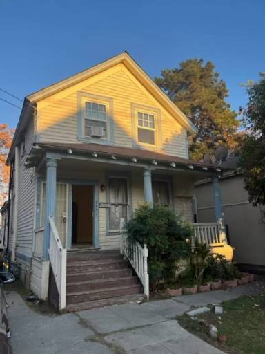 Main picture of 226 N 9th St