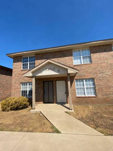 Main picture of 3202 Hereford Ln