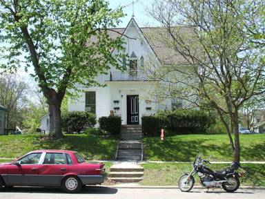 Main picture of 841 E University Ave