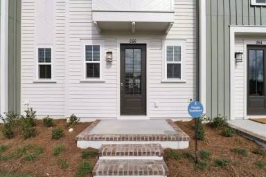 Main picture of 266 Symphony Ave