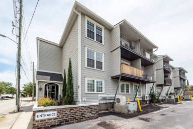 Main picture of 259 E Bay St