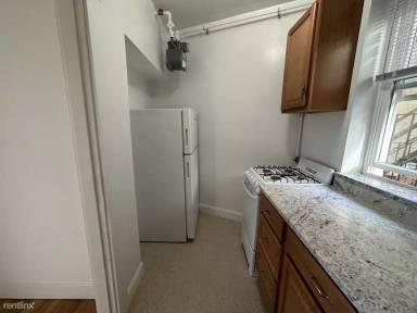 Main picture of 143 Park Dr Apartments