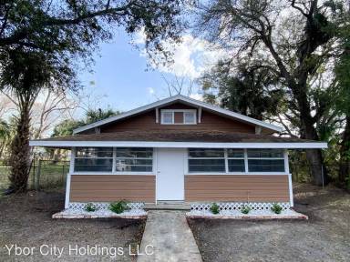 Main picture of 2613 E 9th Ave