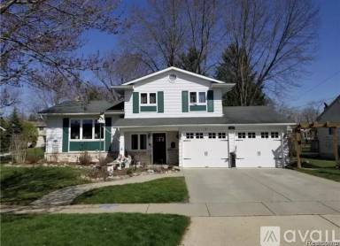 Main picture of 527 Spring Ln
