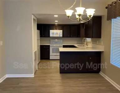 Main picture of 2142 Grand Ave