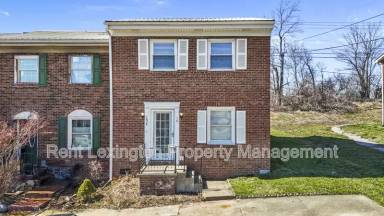 Main picture of 1658 Foxhaven Dr