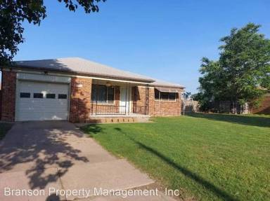 Main picture of 2842 S Greenwood St