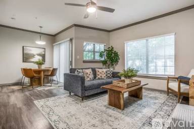 Main picture of 302 Cedarbrook Ct