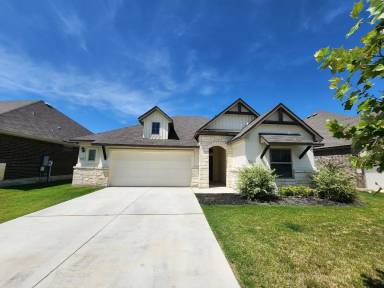 Main picture of 1327 Gruene Glen St