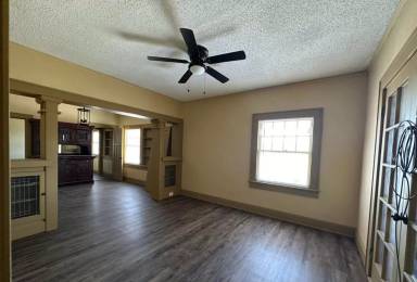 Main picture of 500 Fewel St