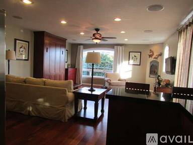 Main picture of 21029 NE Interlachen Ln