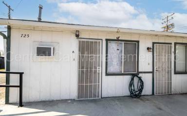 Main picture of 723 1/2 Pacific St