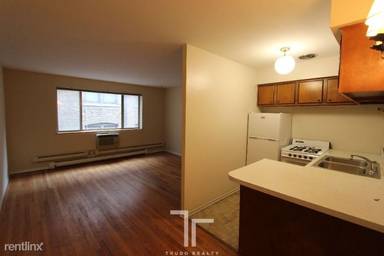 Main picture of 660 W Wrightwood Ave