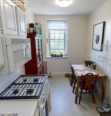 Main picture of 15 Governors Ave