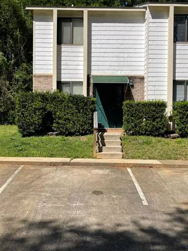 Main picture of 220 Candlebrook Dr