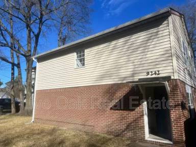Main picture of 9242 Hickory St