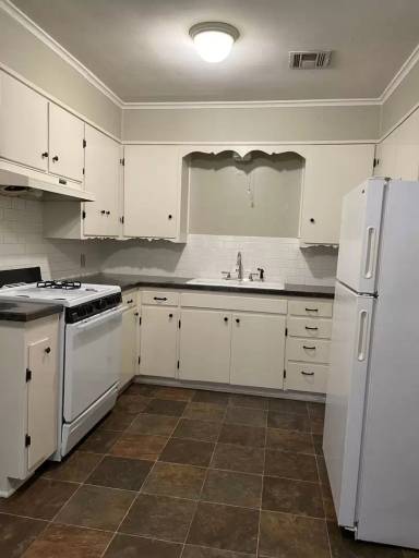 Main picture of 2618 S L St