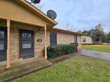 Main picture of 503 W College St