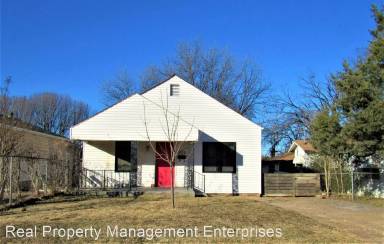 Main picture of 525 NW 27th St