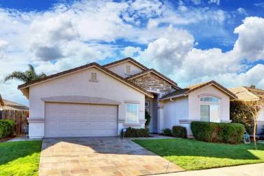 Main picture of 8419 Zinnia Way