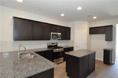 Main picture of 725 Durness Dr