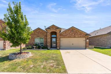 Main picture of 950 Hobby Rd