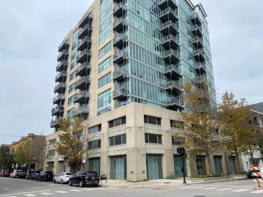 Main picture of 1000 W Leland Ave