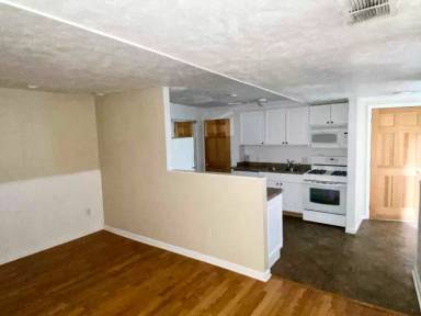 Main picture of 127 W Sycamore St