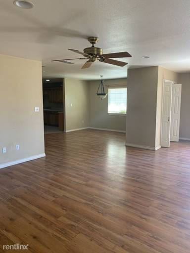 Main picture of 917 N Hancock Ave