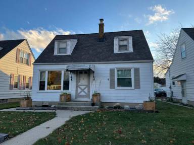 Main picture of 9509 W Lisbon Ave