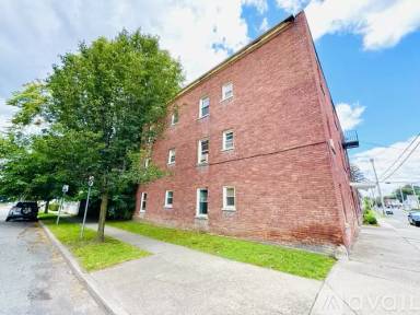 Main picture of 40 102nd St