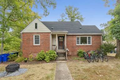Main picture of 8305 48th Ave