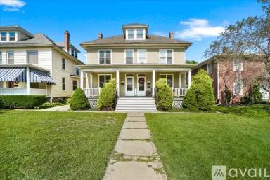 Main picture of 1121 Hamilton Blvd
