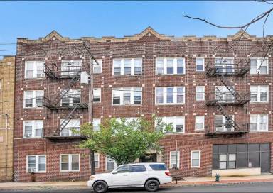 Main picture of 99 Pine St