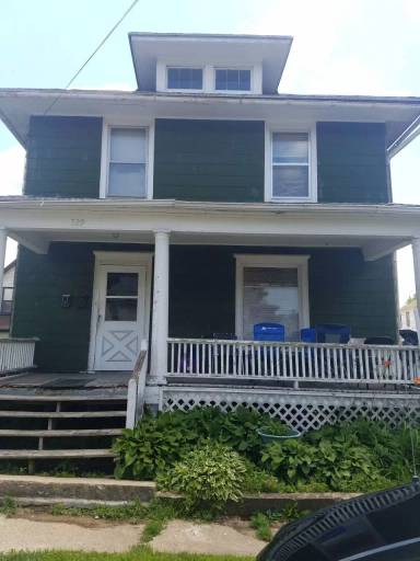 Main picture of 329 W Carpenter St