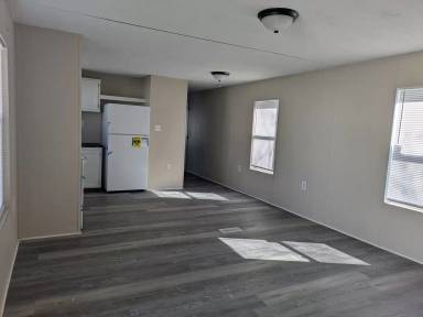 Main picture of 5030 Easy St