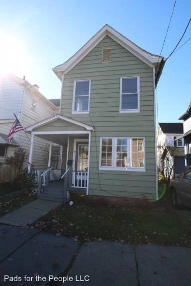 Main picture of 71 S Manor Ave