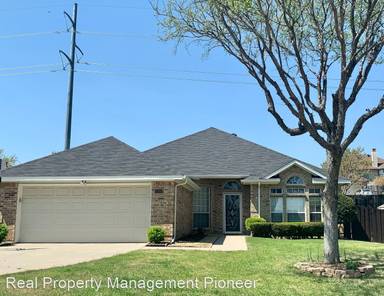 Main picture of 2060 Kenny Ct