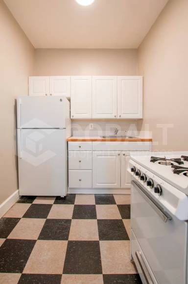 Main picture of 674 Somerset Terrace