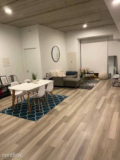 Main picture of University Village Condo Association