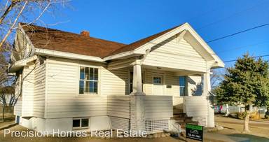 Main picture of 215 N 3rd Ave