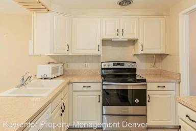 Main picture of 180 S Upham Ct
