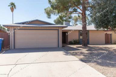 Main picture of 1007 W Grovers Ave