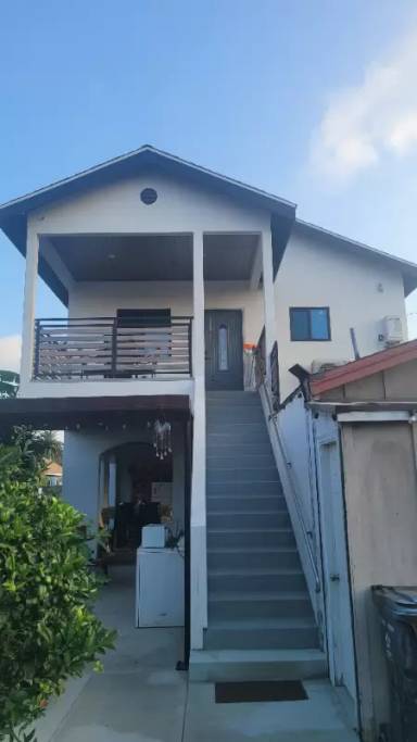 Main picture of 3729 W 115th St