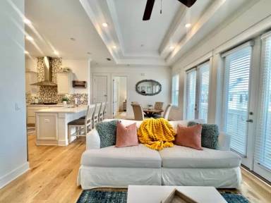 Main picture of 15 E Milestone Dr