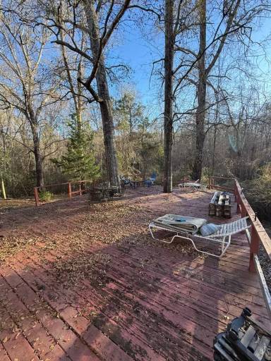 Main picture of 570 Trojan Way